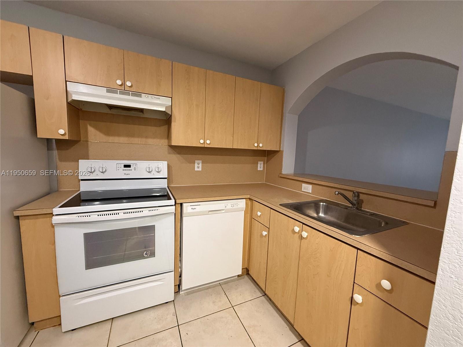 VENETIA GARDENS SOUTH CON - Residential Lease