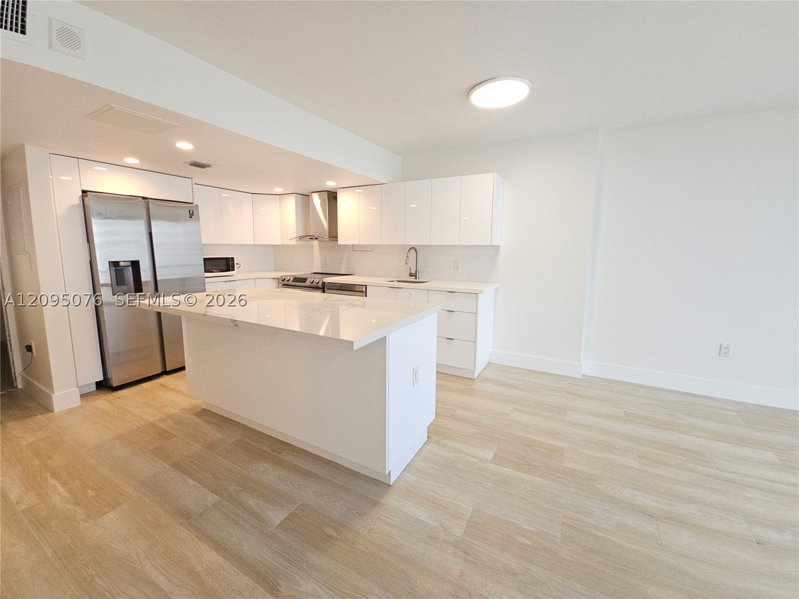 401 Ocean Dr 522