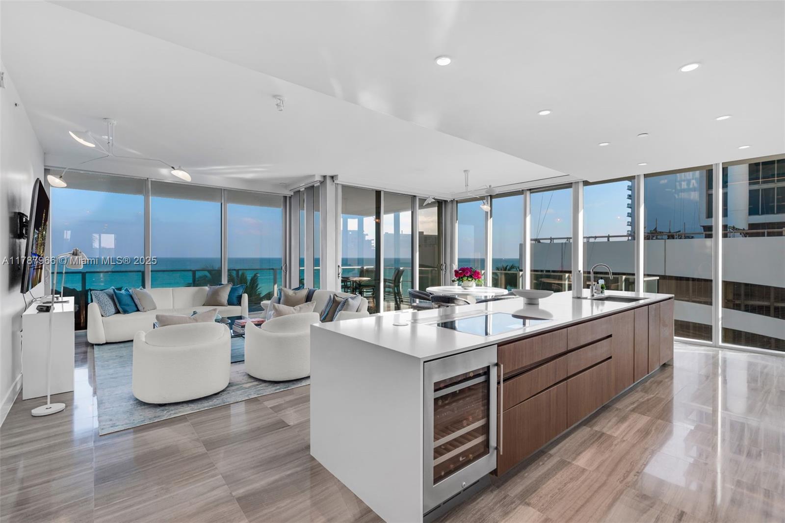 6901 Collins Ave 502
