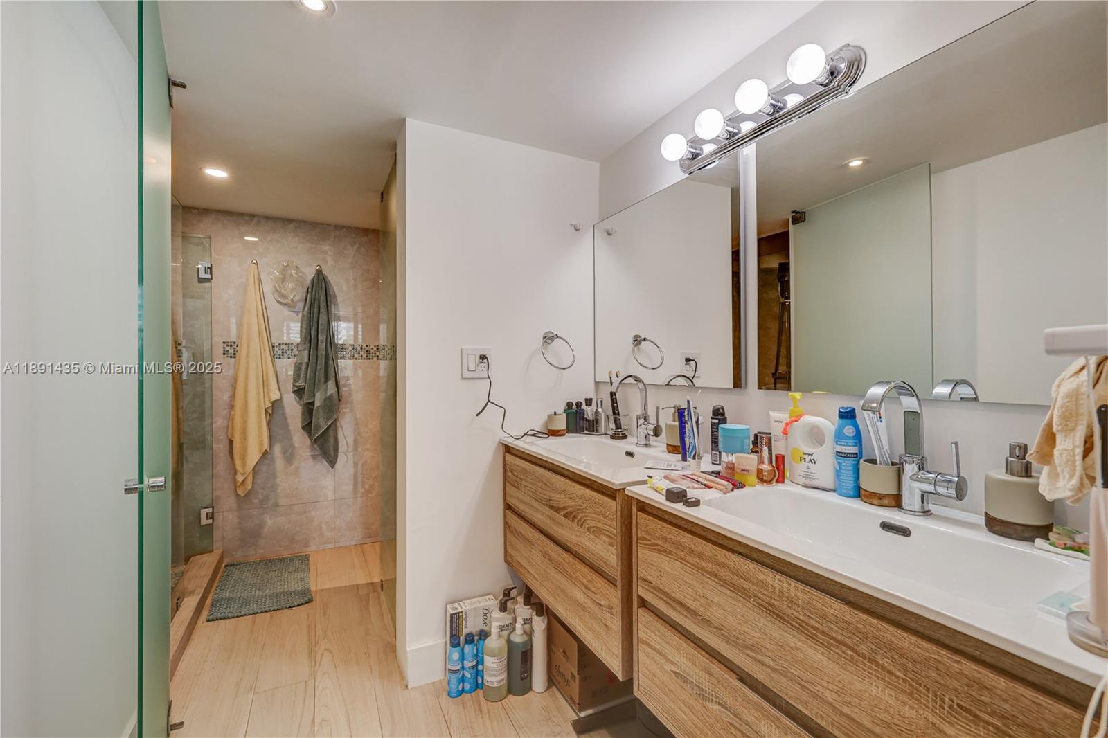 BRICKELL PLACE CONDO - Residential