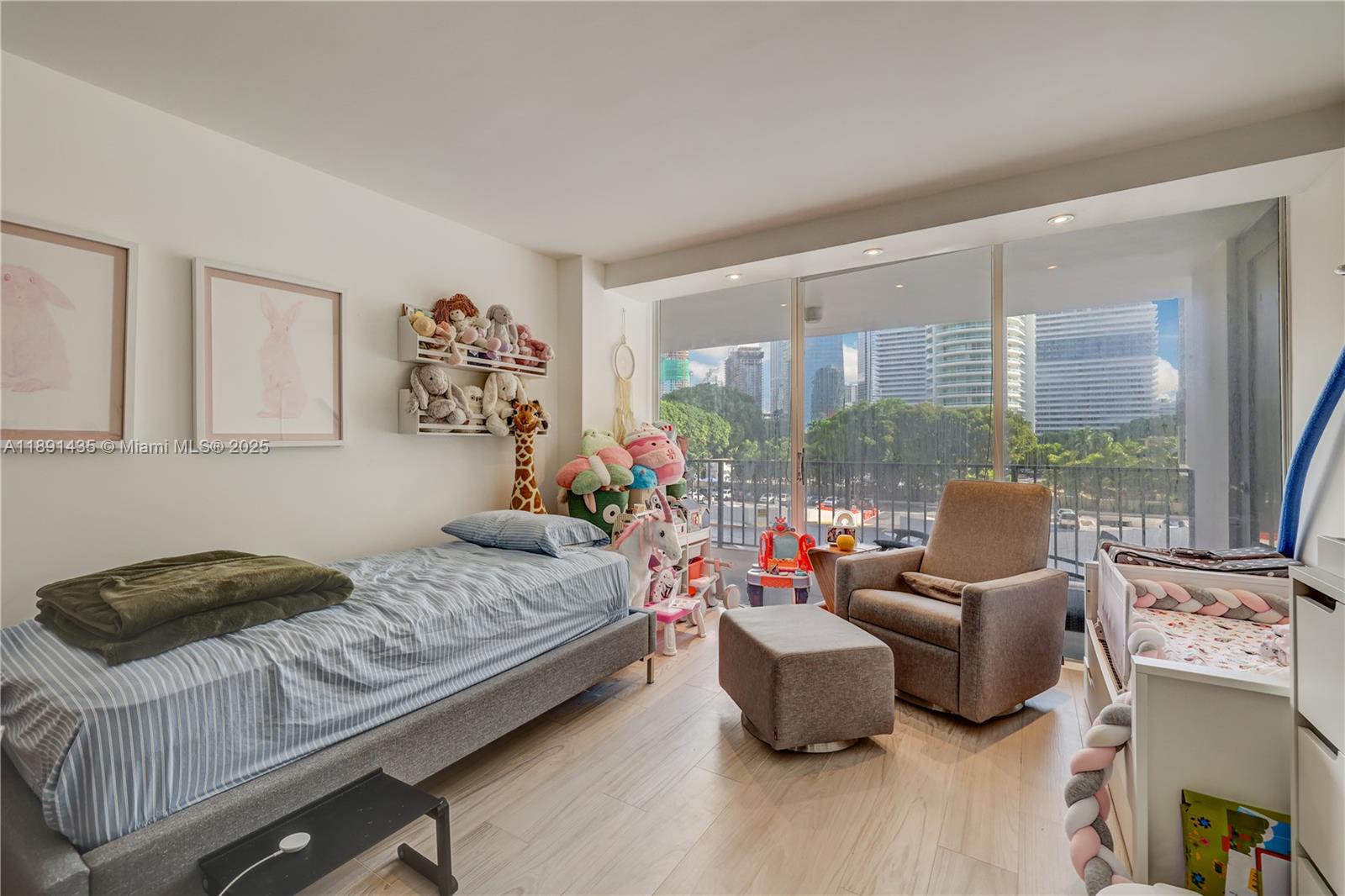 BRICKELL PLACE CONDO - Residential