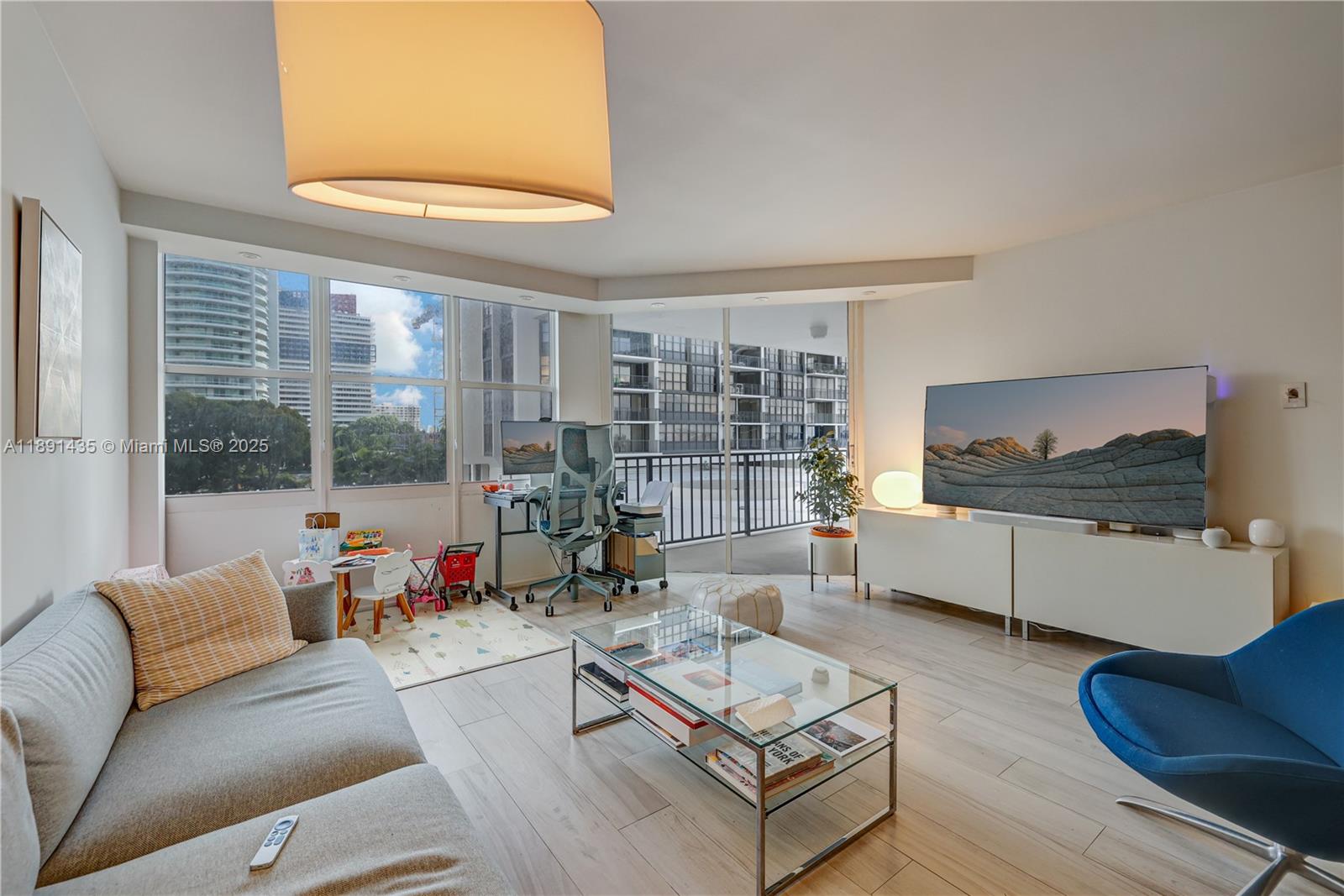 BRICKELL PLACE CONDO - Residential