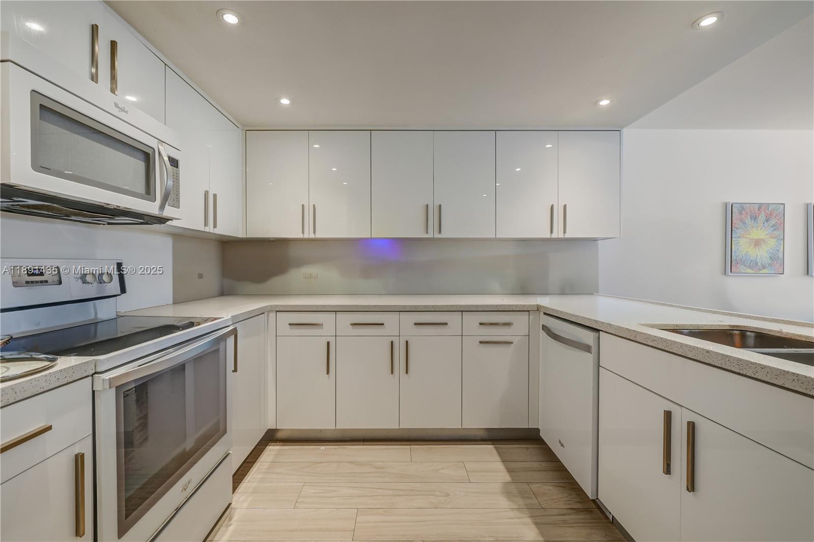 BRICKELL PLACE CONDO - Residential