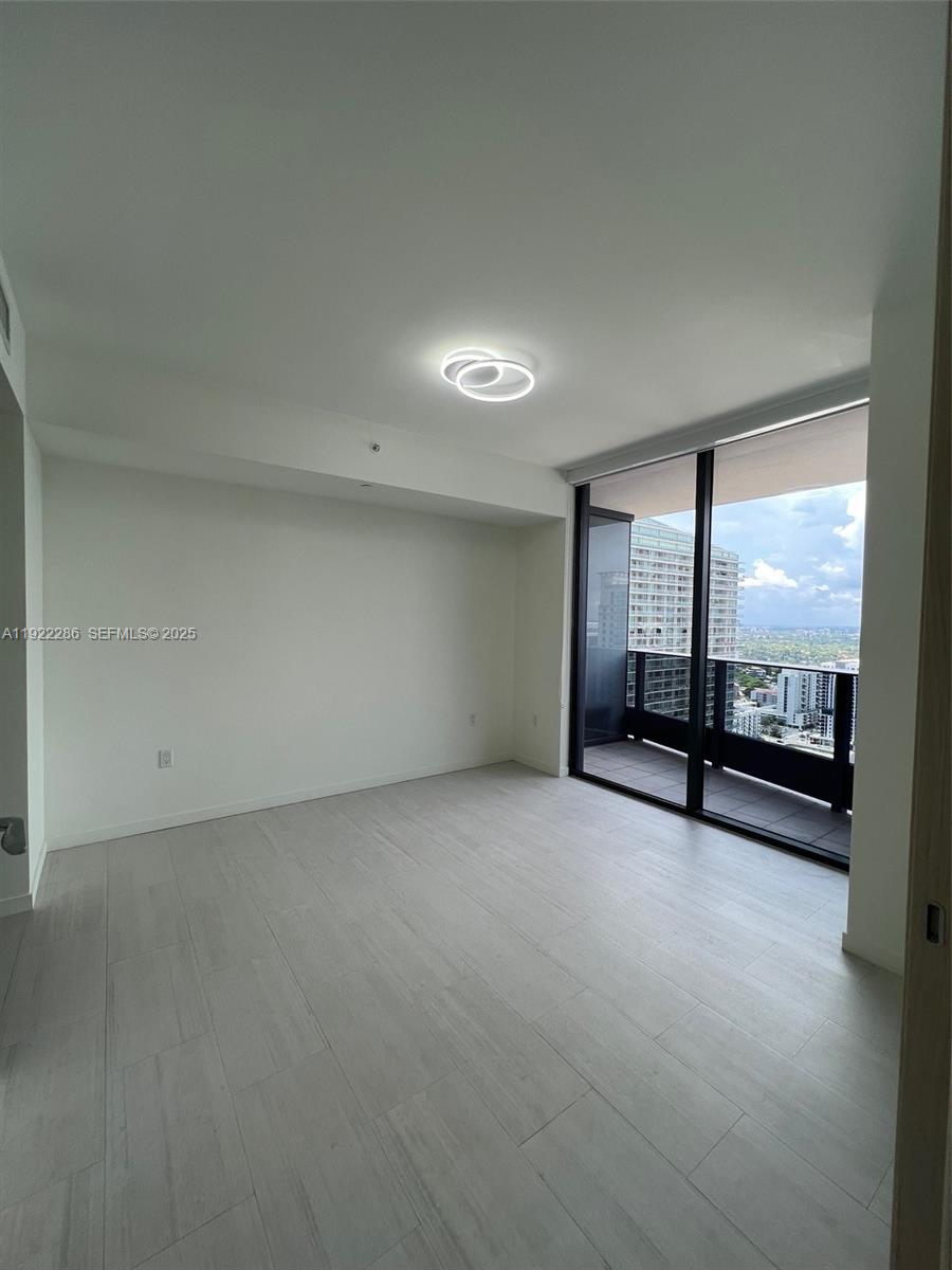 1000 Brickell Plz 3211, Miami, FL, 33131/$1,250,000 3 1000 Brickell Plz 3211