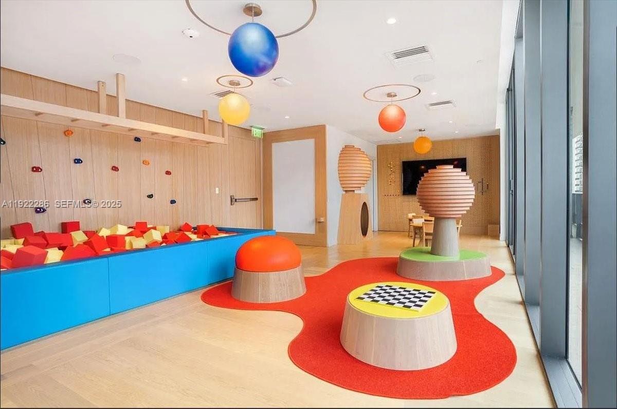 BRICKELL FLATIRON CONDO - Residential