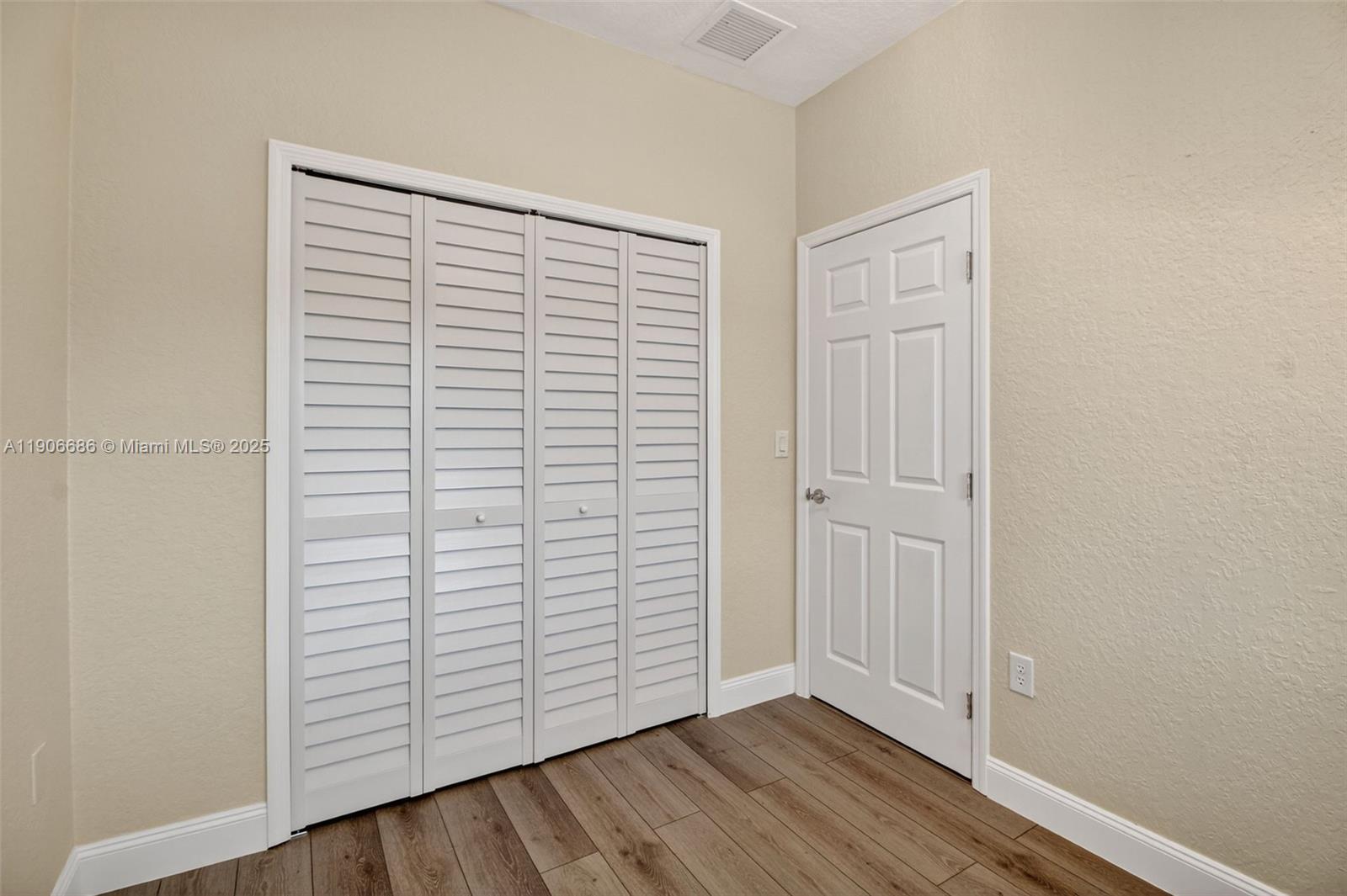 JUSTIN GARDENS - Residential