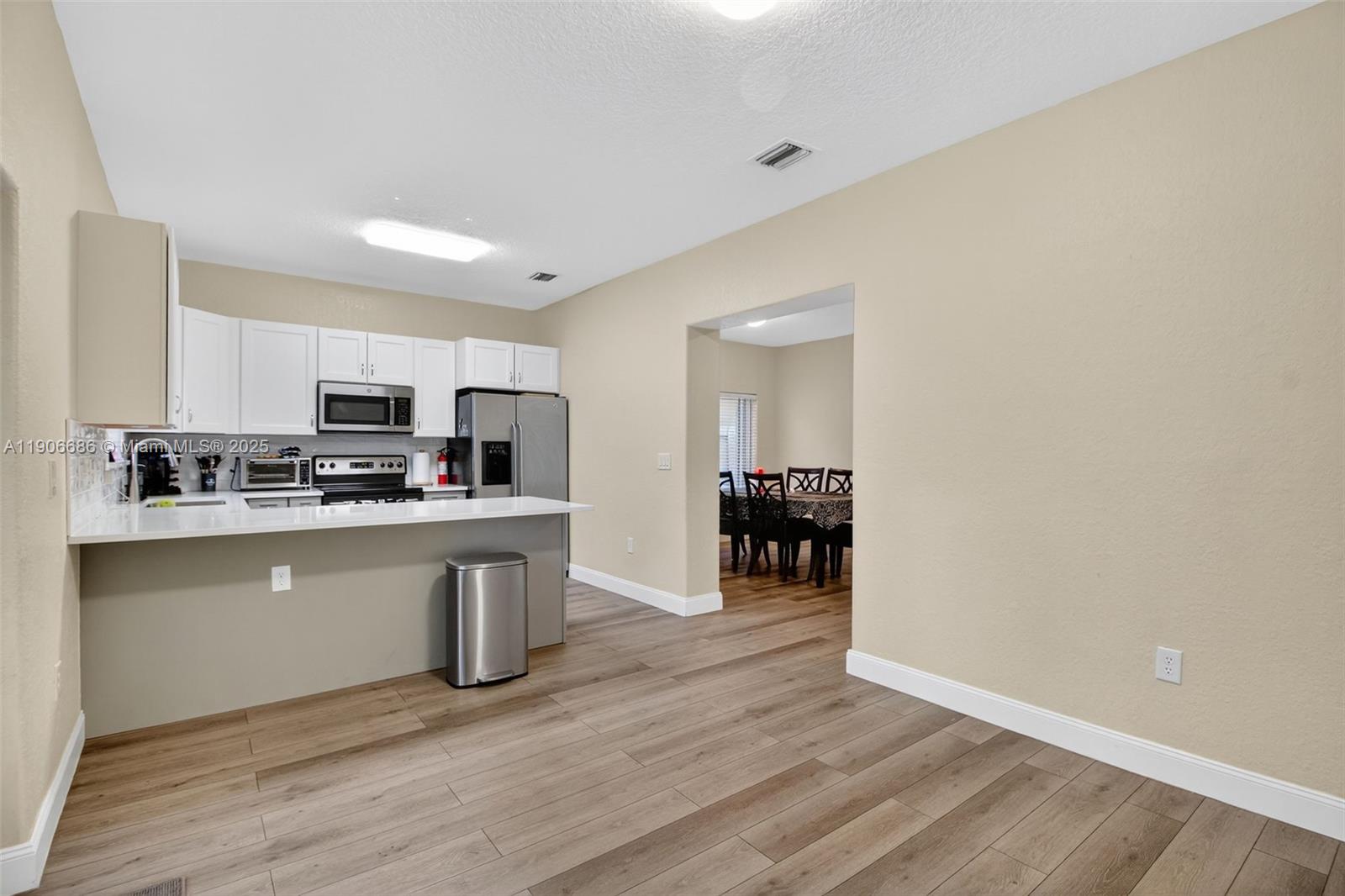 JUSTIN GARDENS - Residential