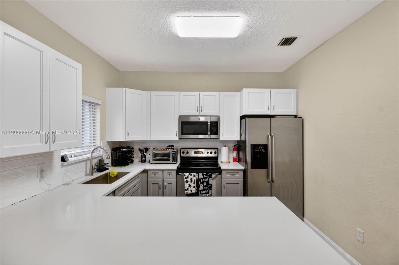 JUSTIN GARDENS - Residential