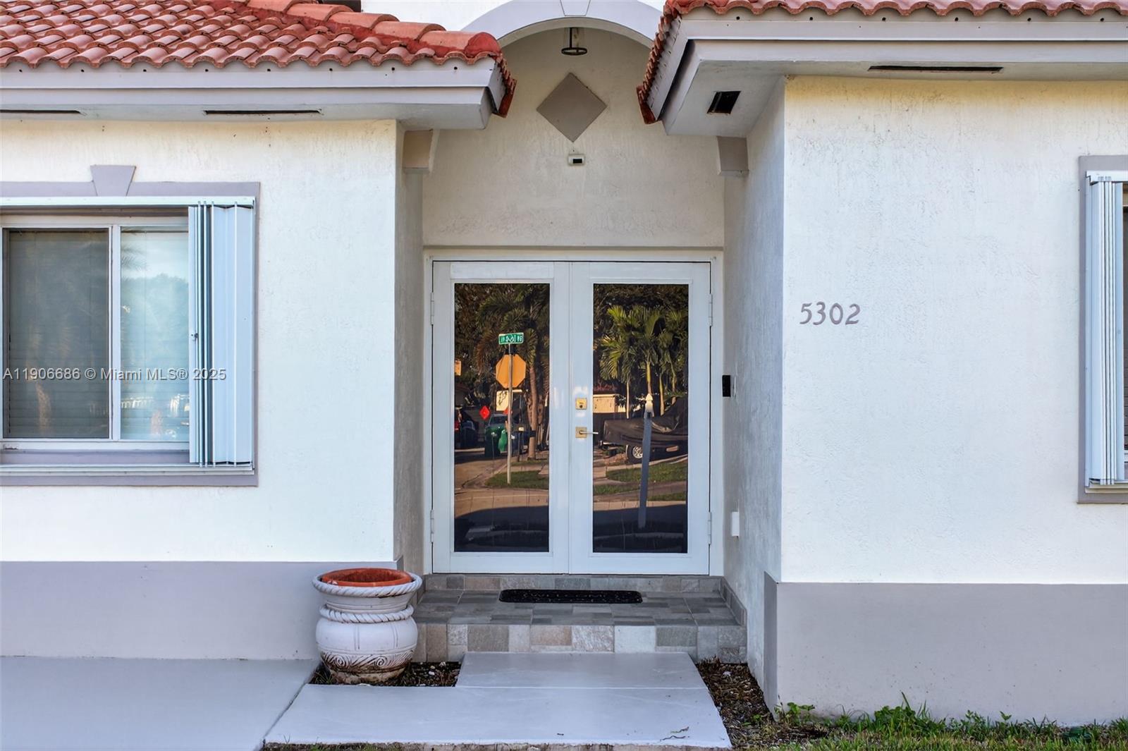 JUSTIN GARDENS - Residential