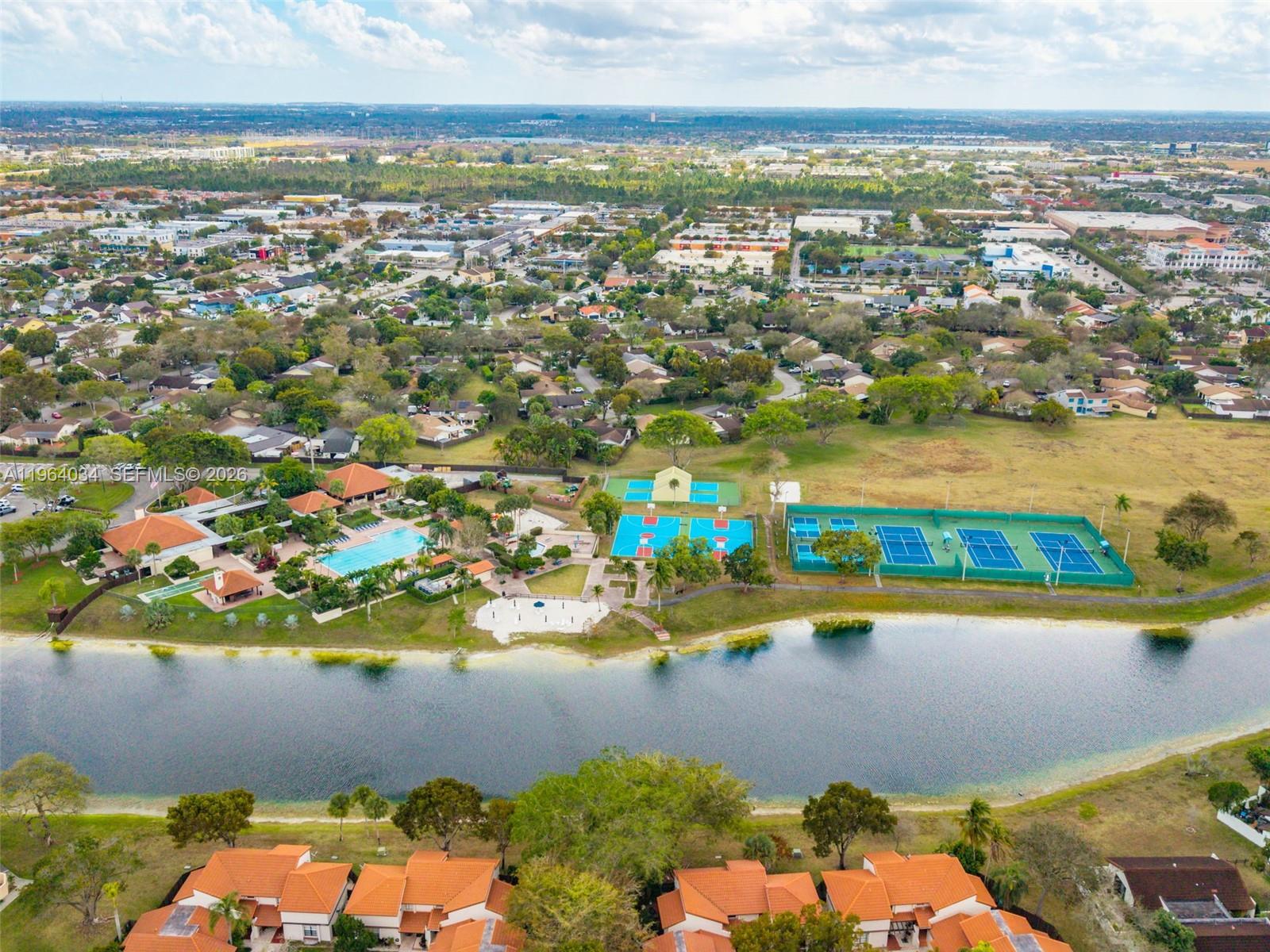 CROSSINGS VILLAGE HOMES C - Residential