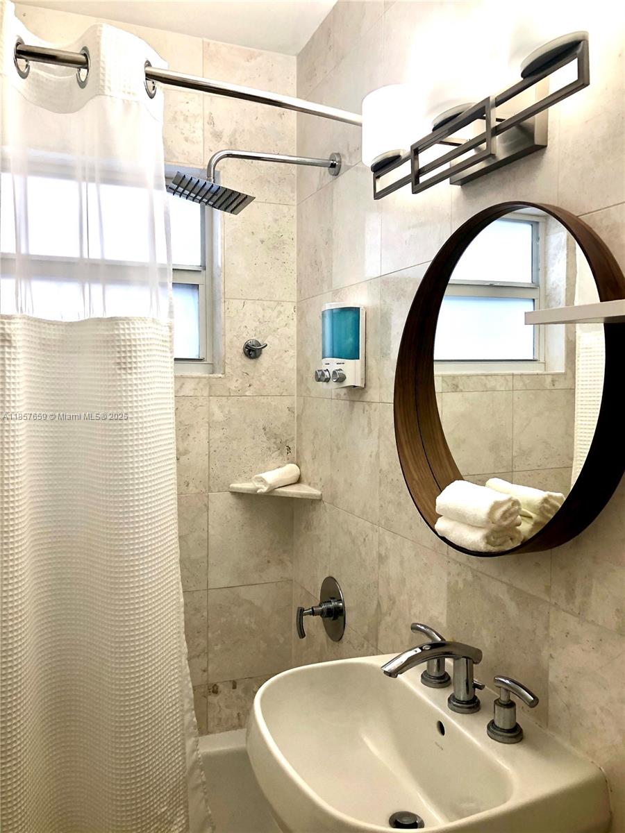 CAMNER MANOR 4TH ADDN - Residential Lease