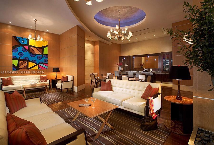 VIZCAYNE SOUTH CONDO - Residential