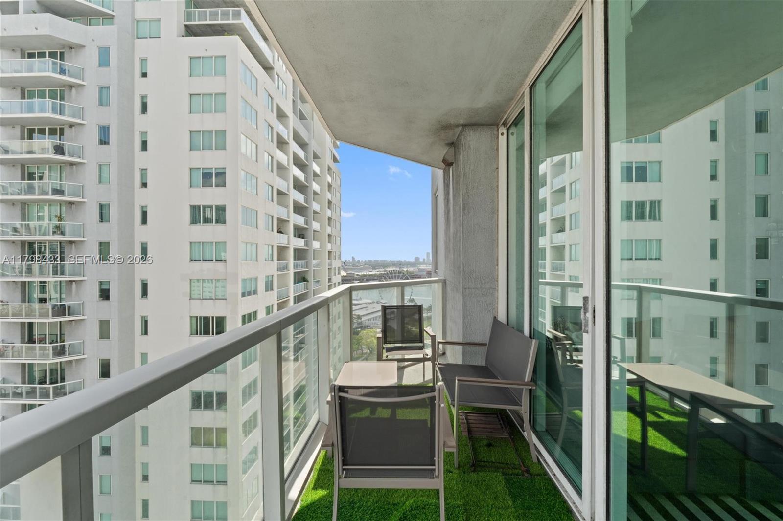 VIZCAYNE SOUTH CONDO - Residential