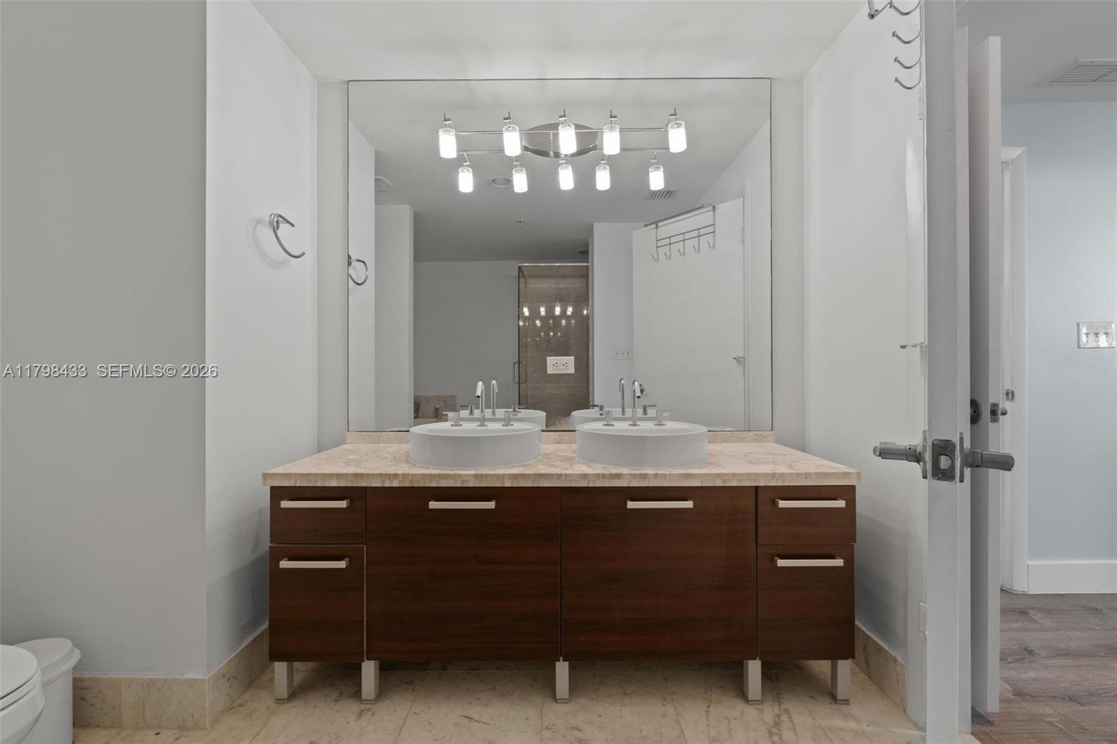 VIZCAYNE SOUTH CONDO - Residential