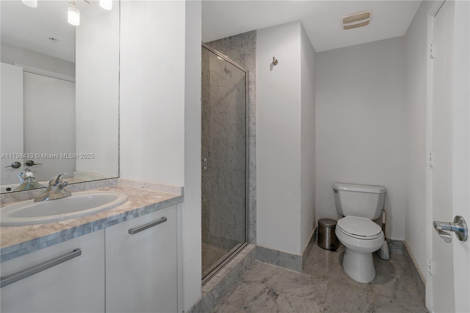 VIZCAYNE SOUTH CONDO - Residential