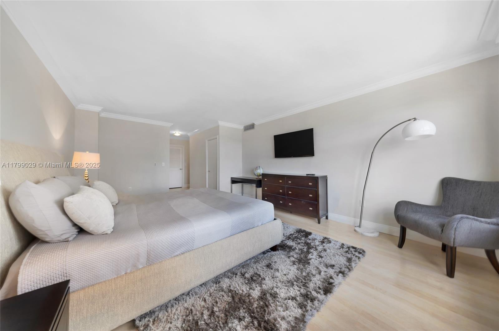 BALMORAL CONDO - Residential