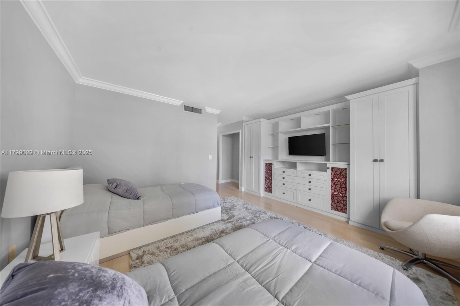 BALMORAL CONDO - Residential