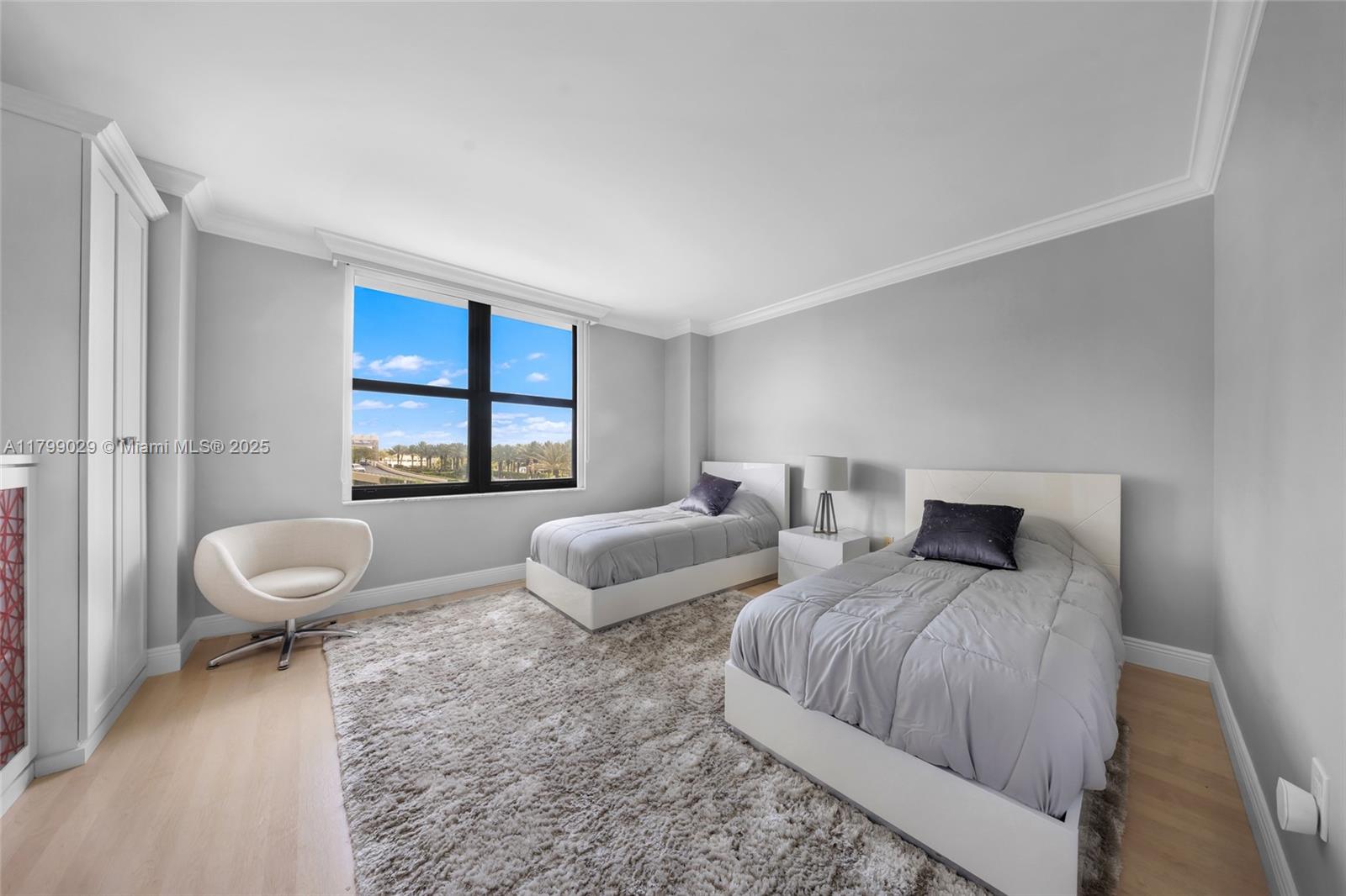 BALMORAL CONDO - Residential