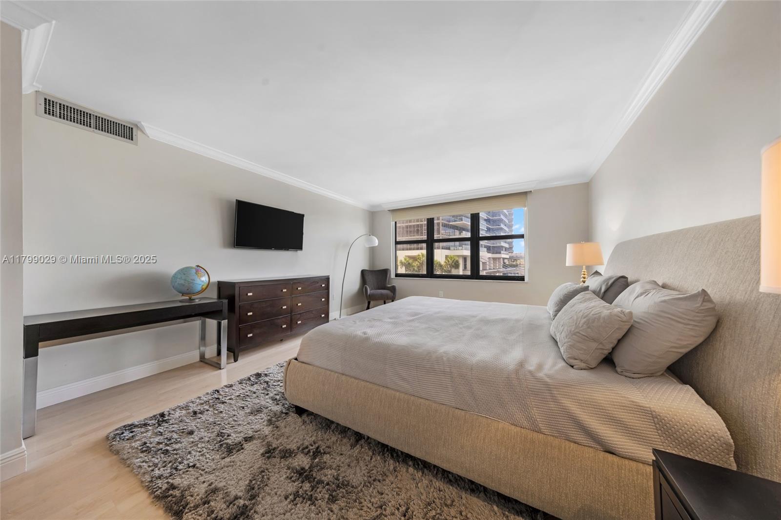 BALMORAL CONDO - Residential