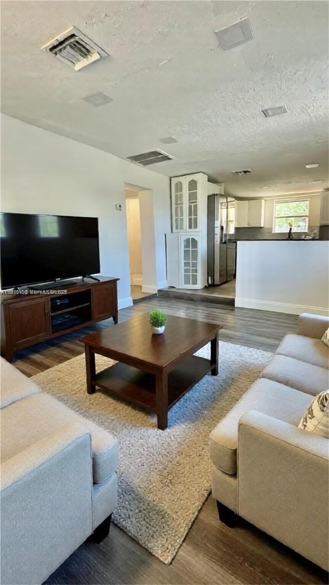 MIDDLE RIVER GARDENS - Residential Lease