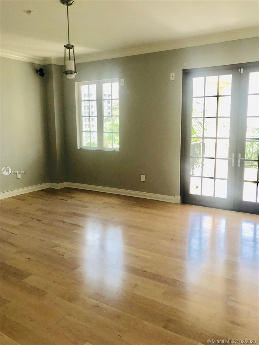 OCEANSIDE FISHER ISLAND - Residential