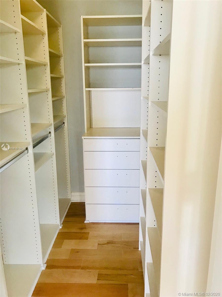 OCEANSIDE FISHER ISLAND - Residential