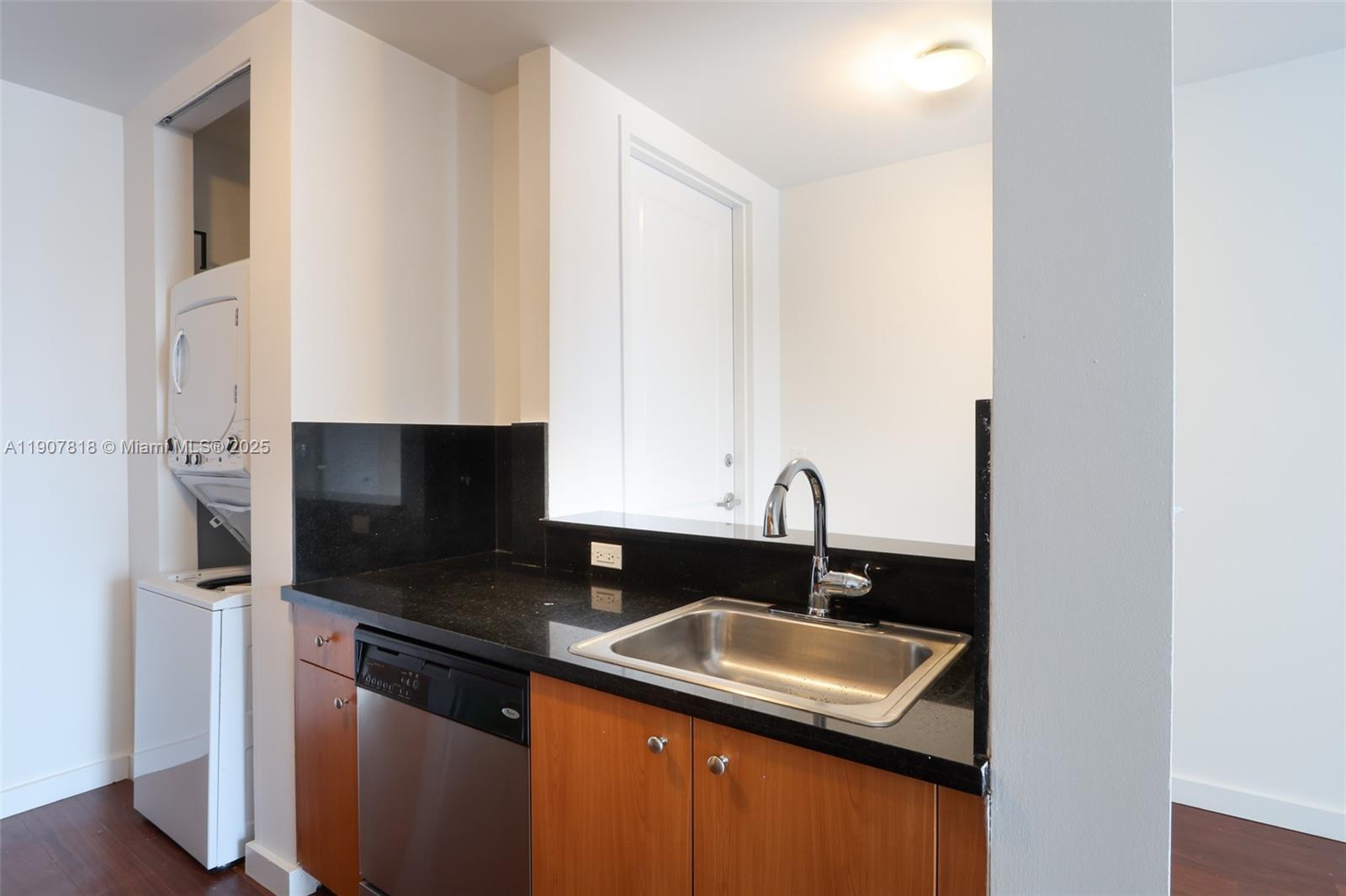 EDGEWATER LOFTS CONDO - Residential Lease