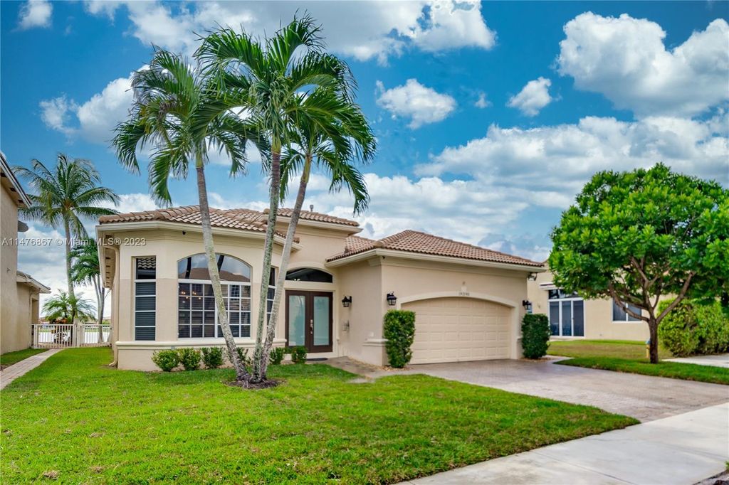 Photo of 19390 SW 61 St, Pembroke Pines, FL 33332 (MLS # A11476867)