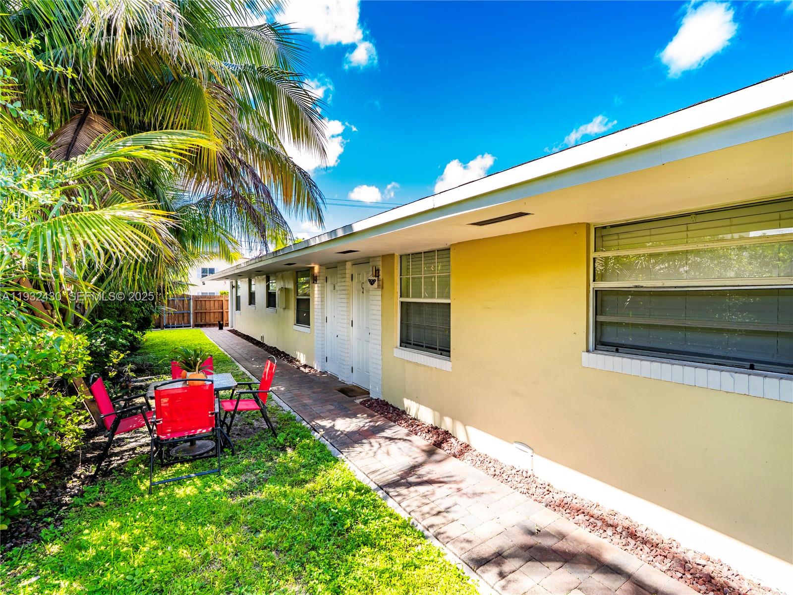 EVERGLADE LAND SALES CO - Residential Lease