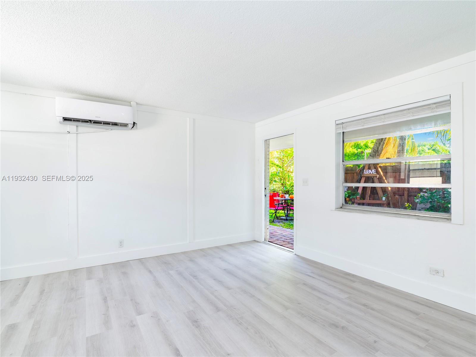 EVERGLADE LAND SALES CO - Residential Lease