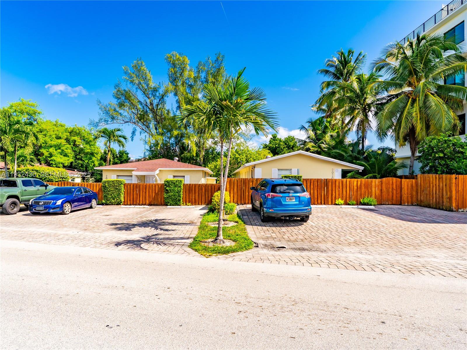 EVERGLADE LAND SALES CO - Residential Lease