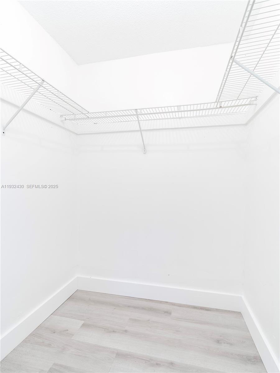 EVERGLADE LAND SALES CO - Residential Lease