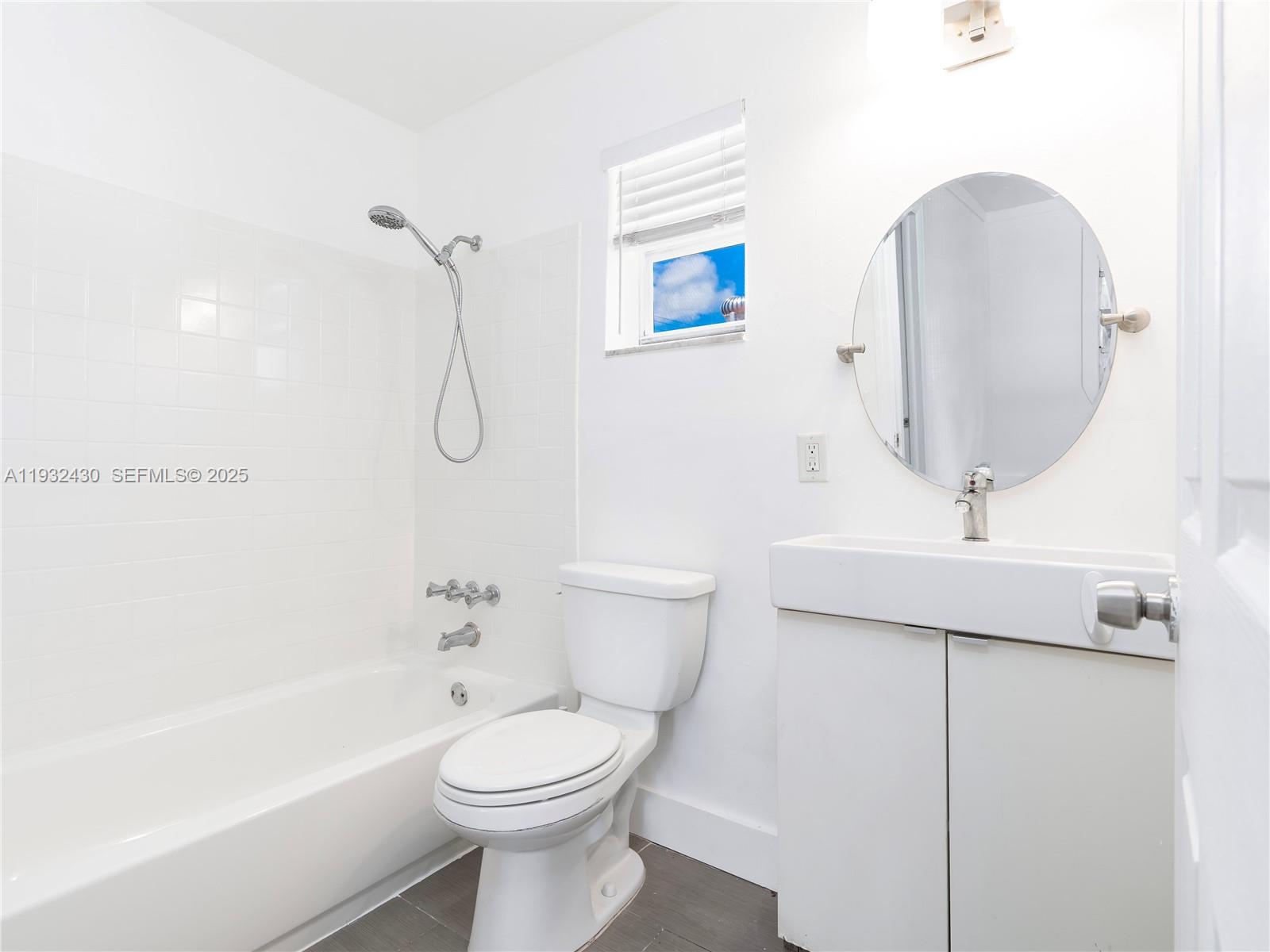 EVERGLADE LAND SALES CO - Residential Lease