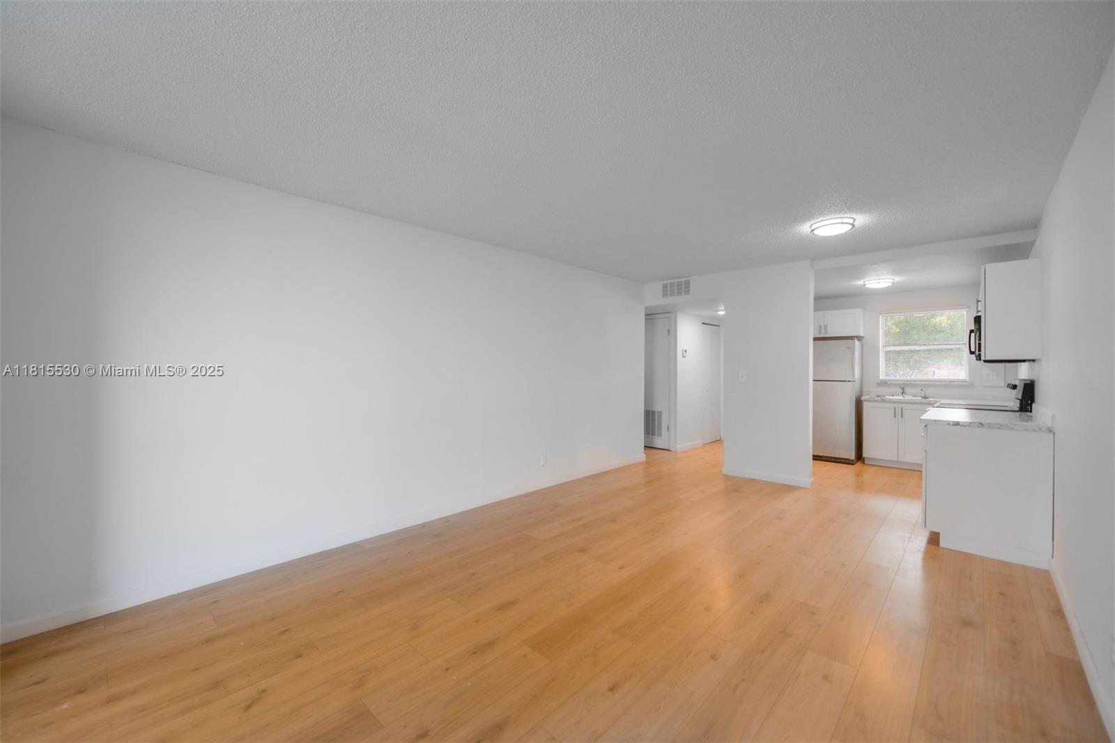 View photos, virtual tours, details... 9601 Sunrise Lakes Blvd 106