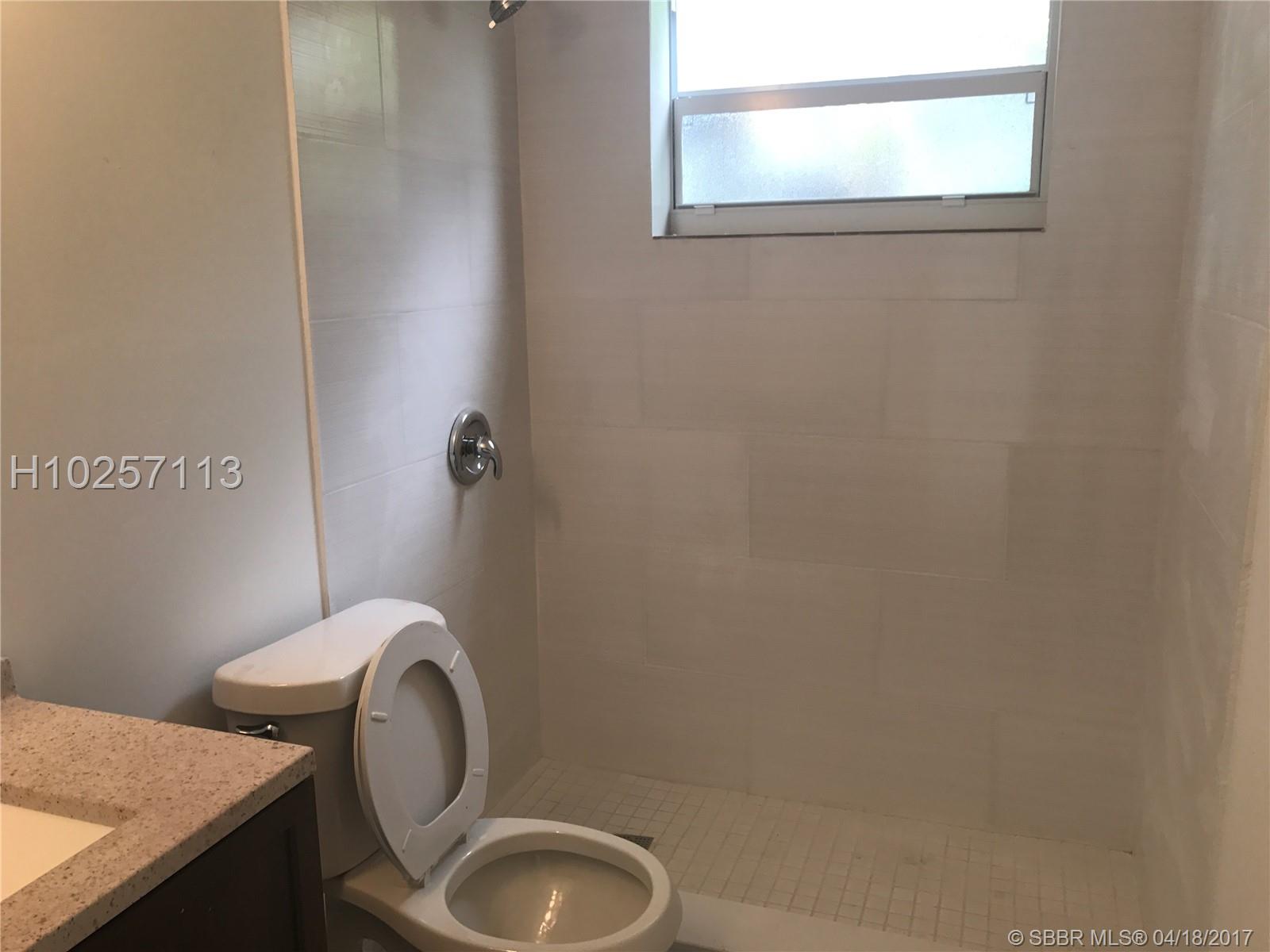 Broadview Country Club Es - Residential