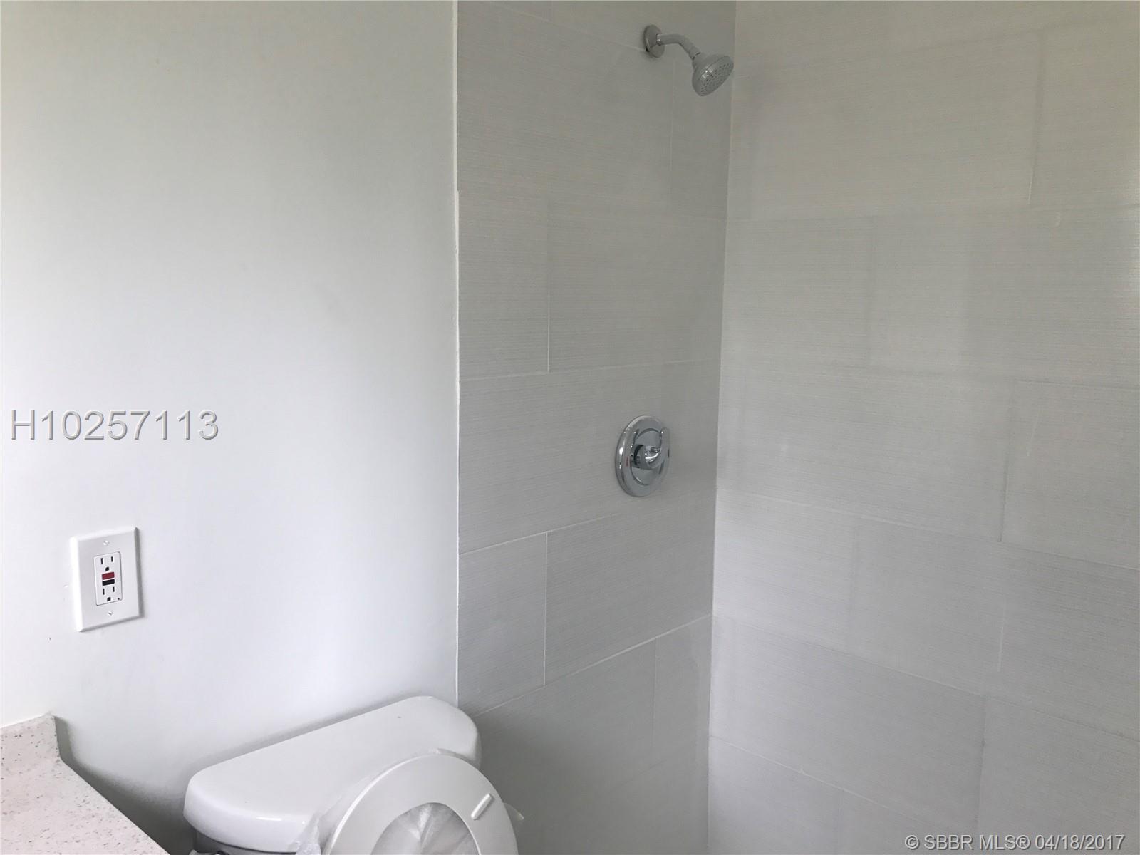 Broadview Country Club Es - Residential