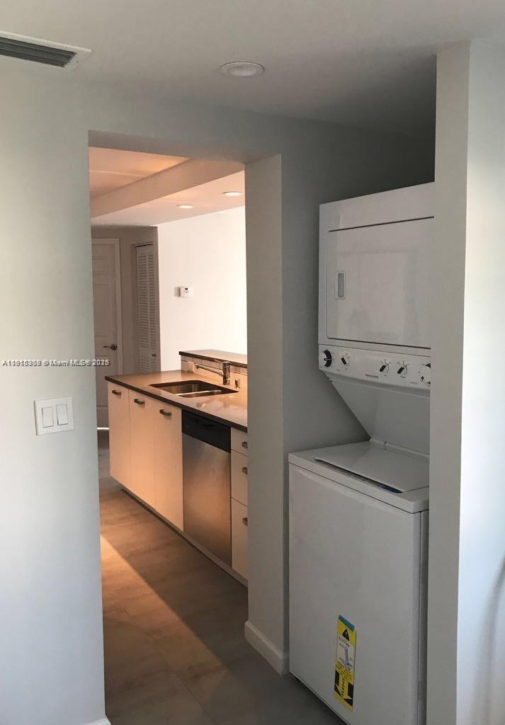 CORAL NOOK - Residential Lease