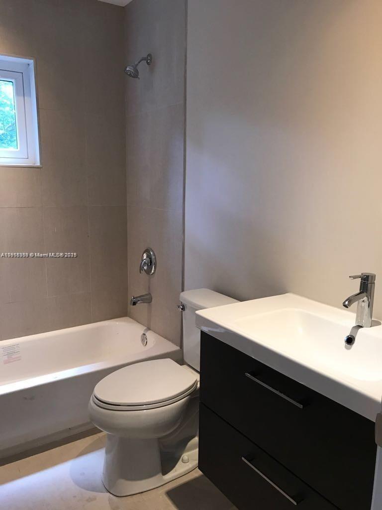 CORAL NOOK - Residential Lease