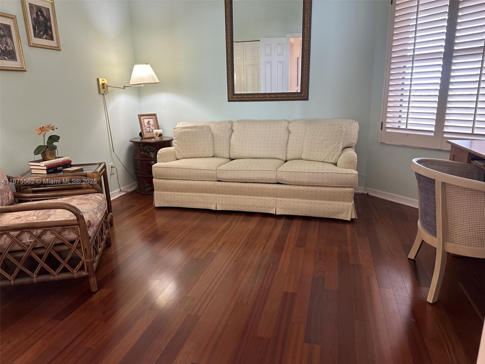 BAREFOOT BEACH CLUB - Residential