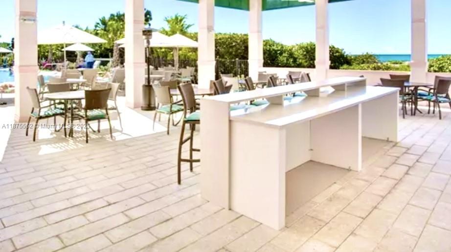 BAREFOOT BEACH CLUB - Residential