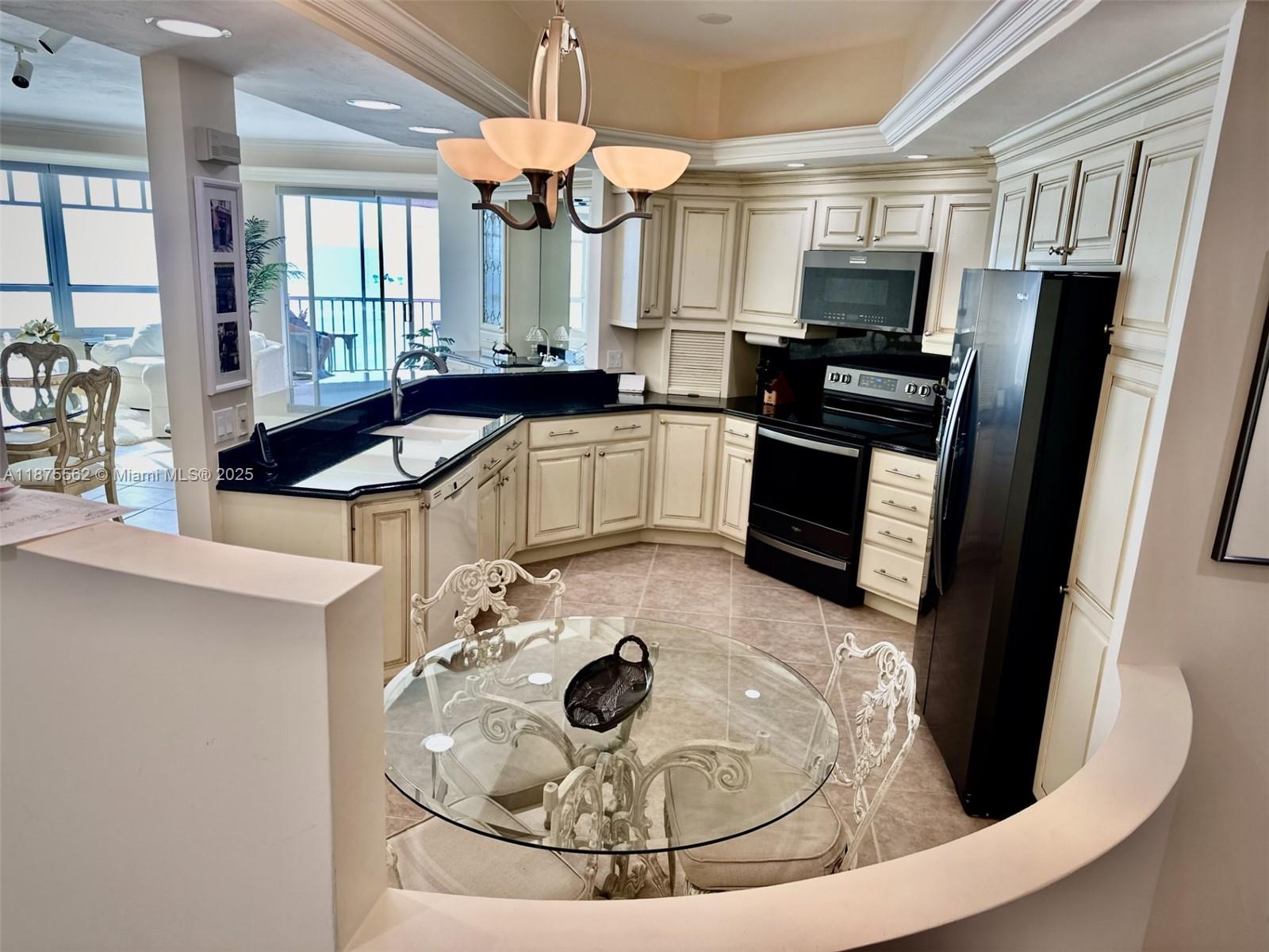 BAREFOOT BEACH CLUB - Residential