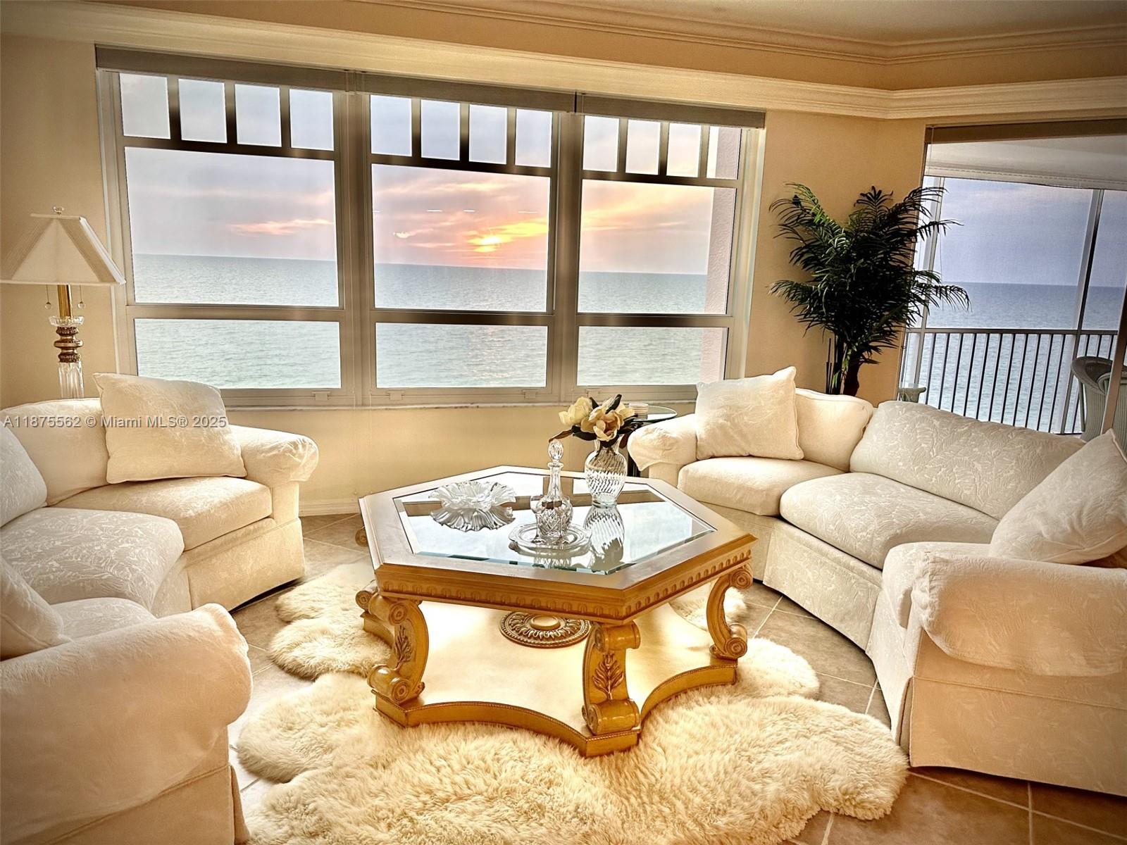 BAREFOOT BEACH CLUB - Residential