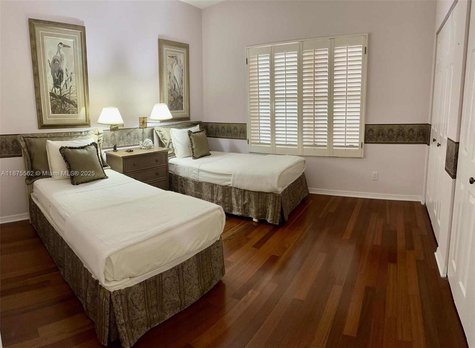 BAREFOOT BEACH CLUB - Residential