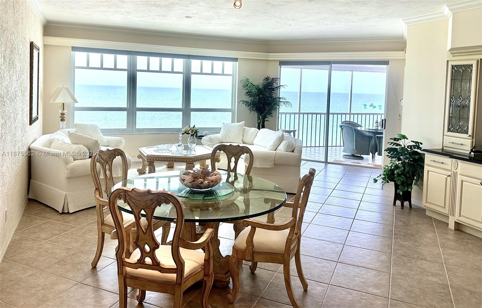 BAREFOOT BEACH CLUB - Residential