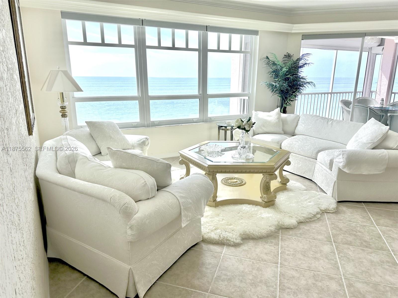 BAREFOOT BEACH CLUB - Residential