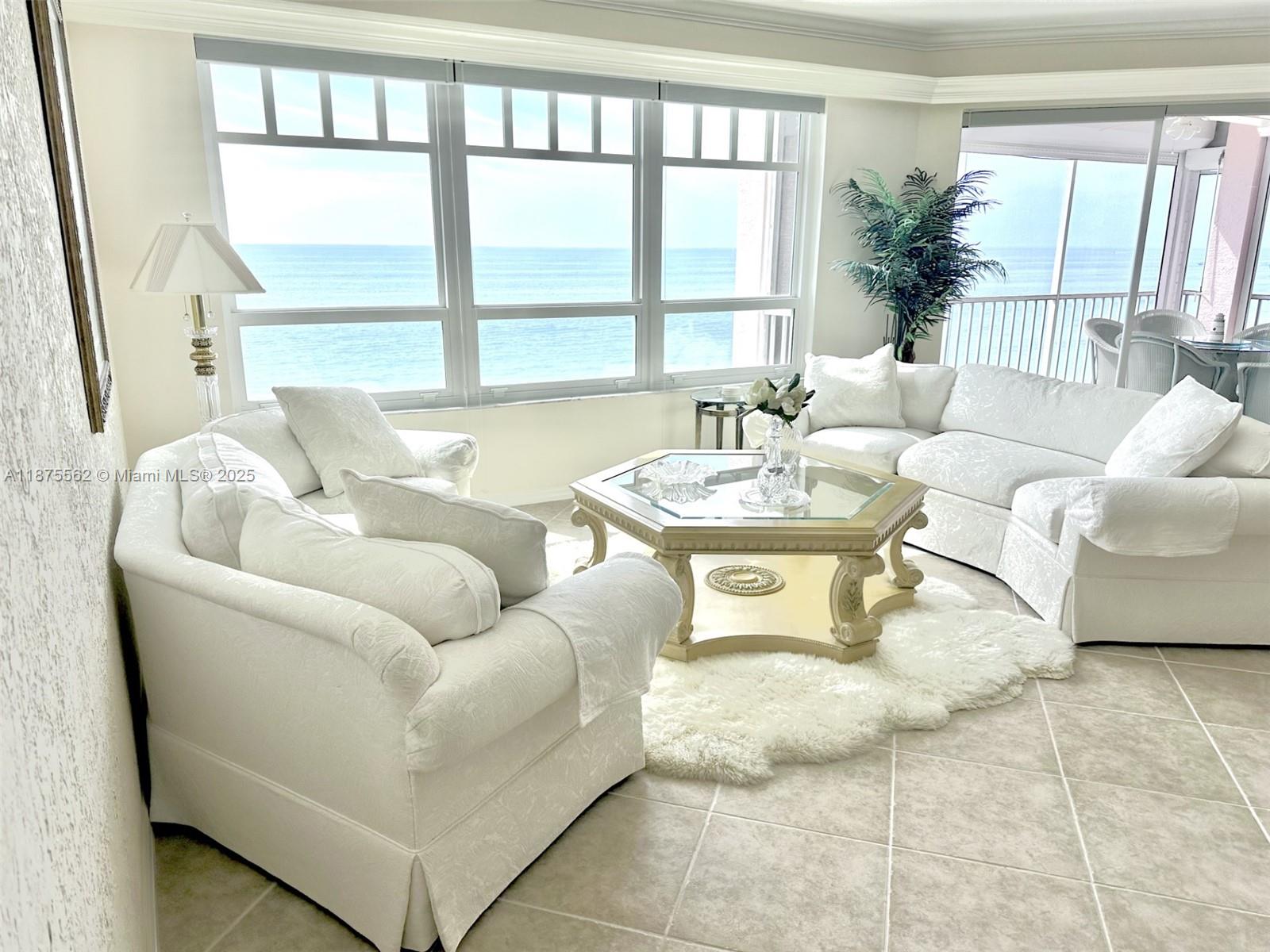 BAREFOOT BEACH CLUB - Residential