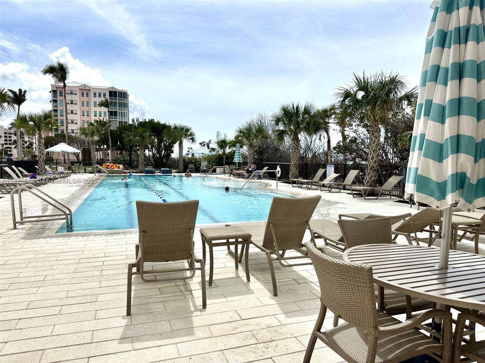 BAREFOOT BEACH CLUB - Residential