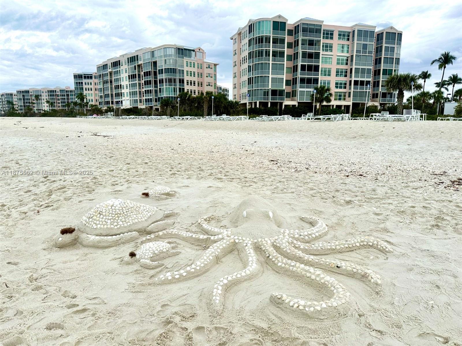 BAREFOOT BEACH CLUB - Residential