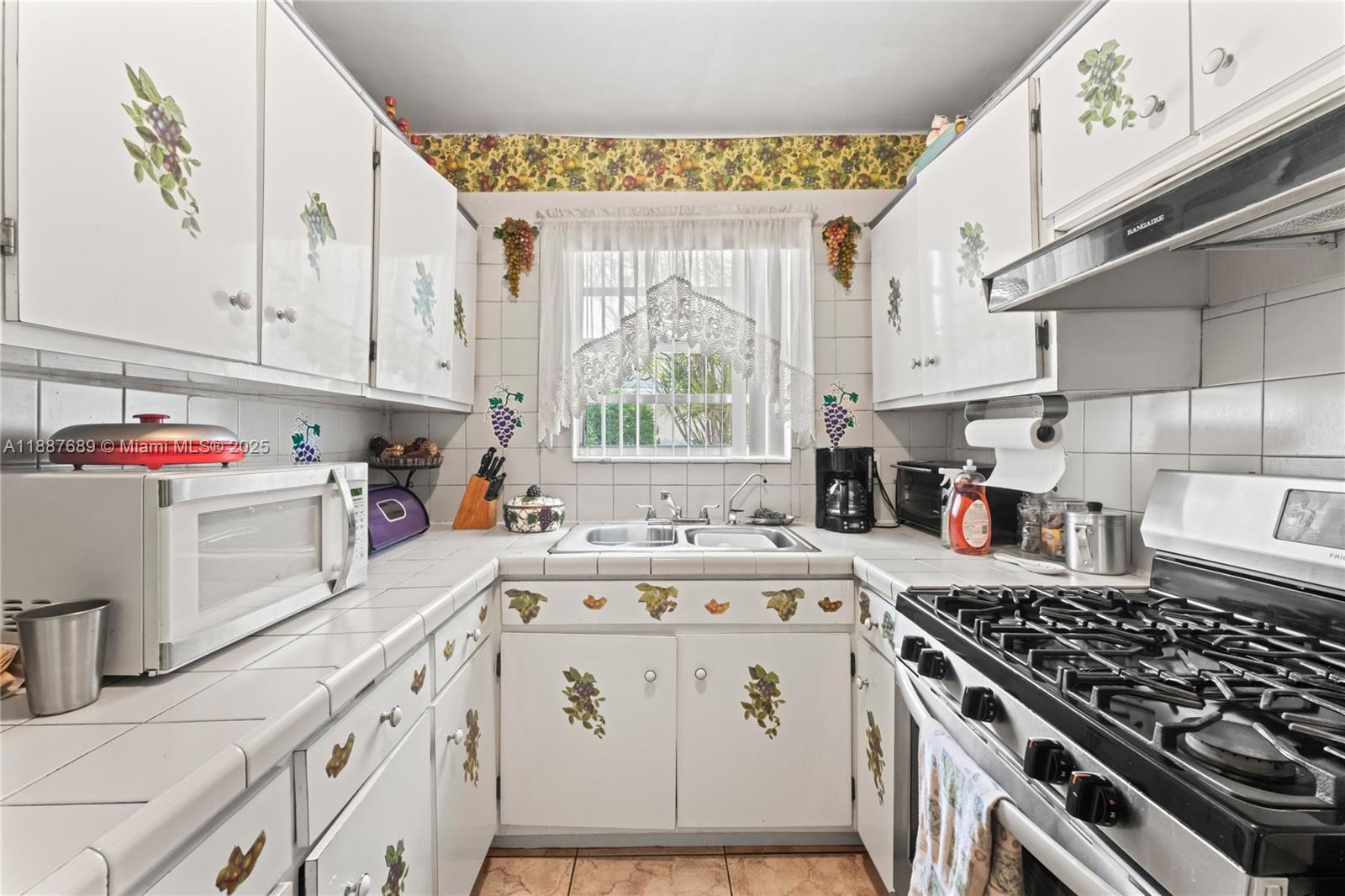 MICHELLE GARDENS - Residential