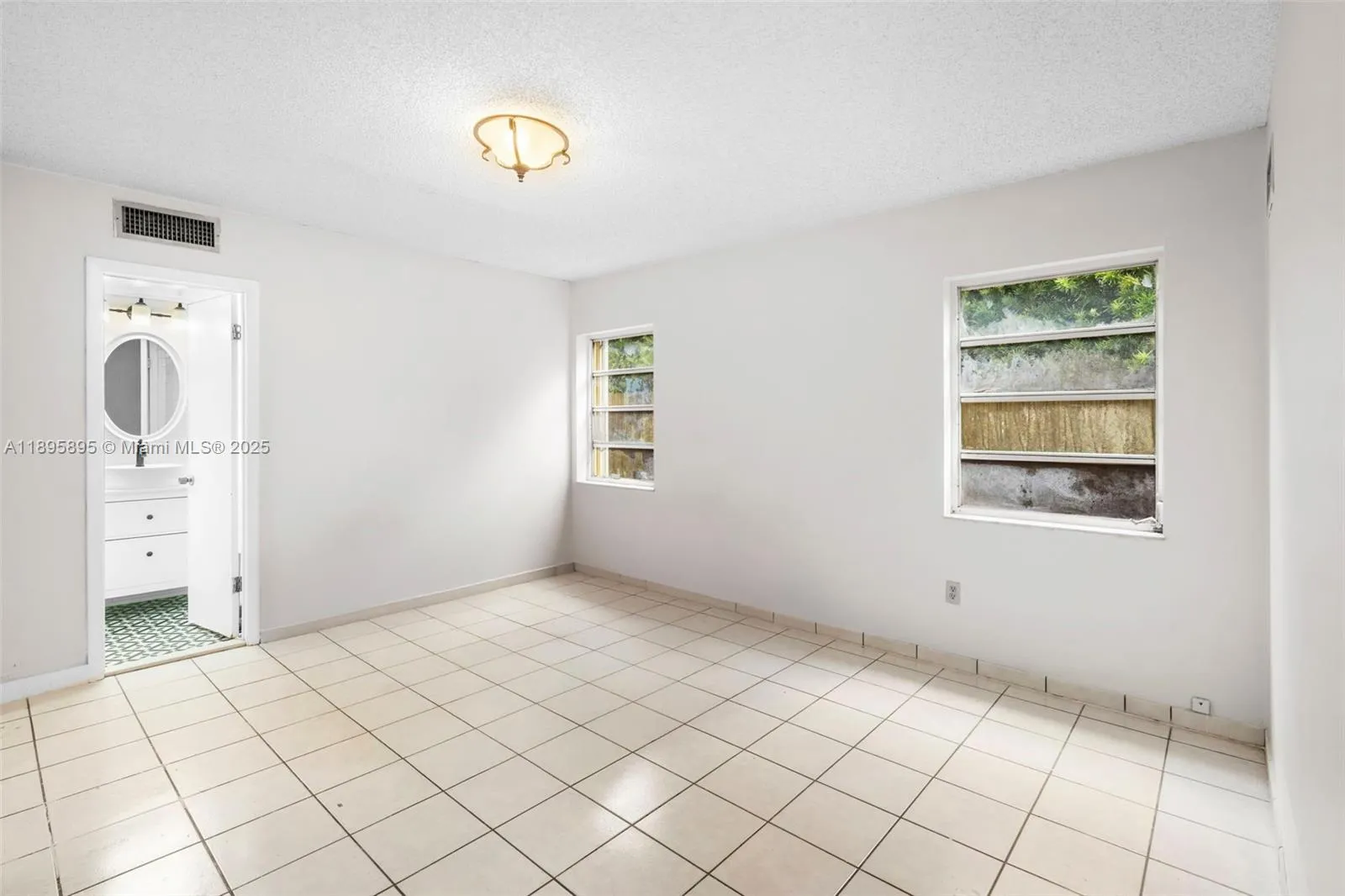 Miami, Florida 33134, United States, 5 Bedrooms Bedrooms, ,3 BathroomsBathrooms,Residential,Pending,227322